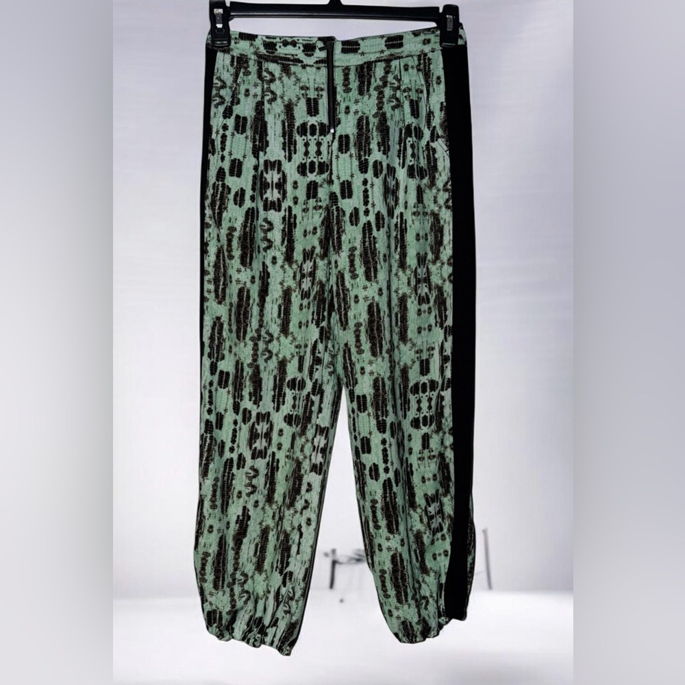 🎀 BCBG Abstract Print Panel Pants